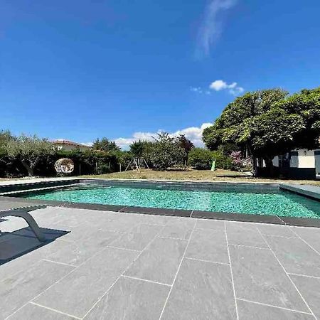 Logements Chaleureux Dans Maison Avec Piscine A 35 Min De Lyon Alix Eksteriør bilde