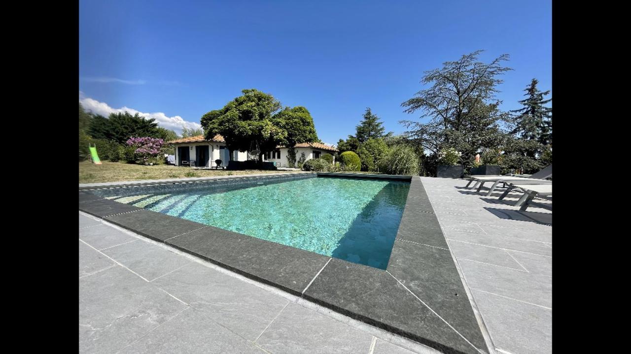 Logements Chaleureux Dans Maison Avec Piscine A 35 Min De Lyon Alix Eksteriør bilde